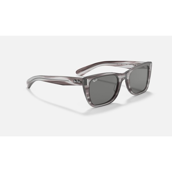 CARIBBEAN
Lenses: Dark Grey Classic  +  Frame: Striped Grey
